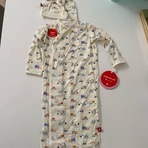 Magnetic Me Gown Hat set